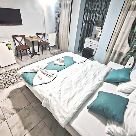 Taksim Rozenda Residence Hotel Istanboel Buitenkant foto